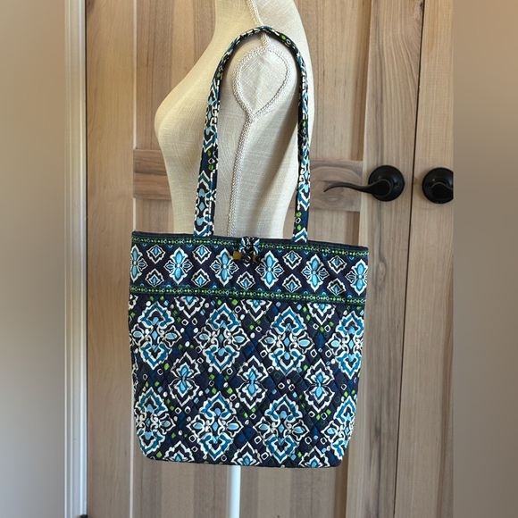 Vera Bradley Ink Blue Toggle Tote. Retired/Collectible. Navy-Green EUC 14”x13 - Picture 1 of 12